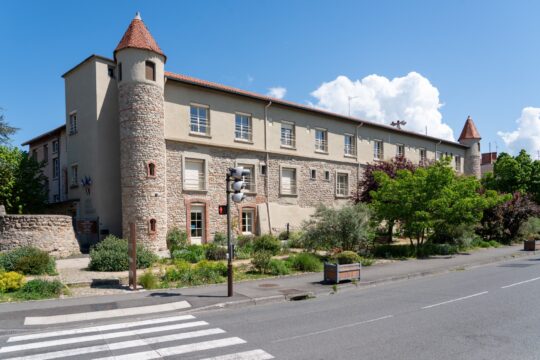 Réhabilitation de la Maison des Remparts et construction de la Mairie de St Just St Rambert