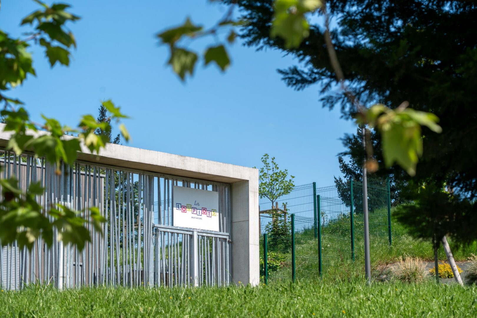 Réhabilitation d'une école et implantation d'une crèche